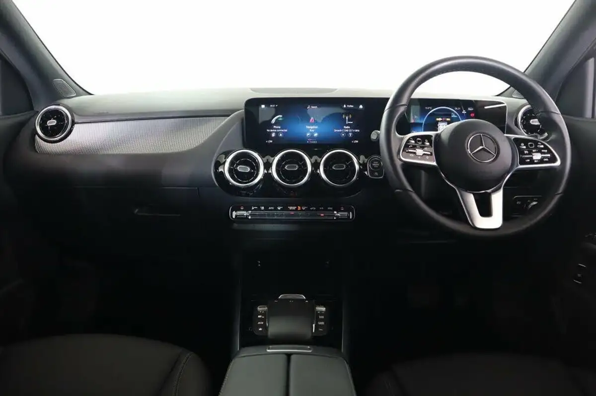2023-mercedes-benz-gla-class-13-gla-200-sport-executive-station-wagon-big-11