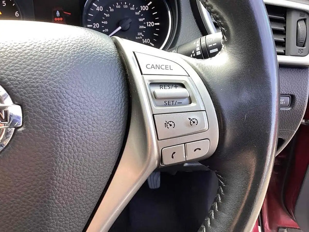 2015-nissan-qashqai-12-n-tec-big-19