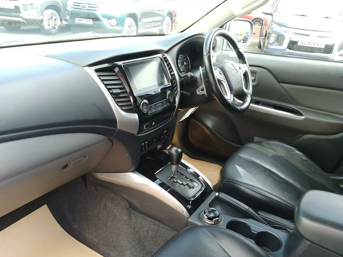 2019-mitsubishi-l200-24di-d-warrior-eu6b-auto-big-22