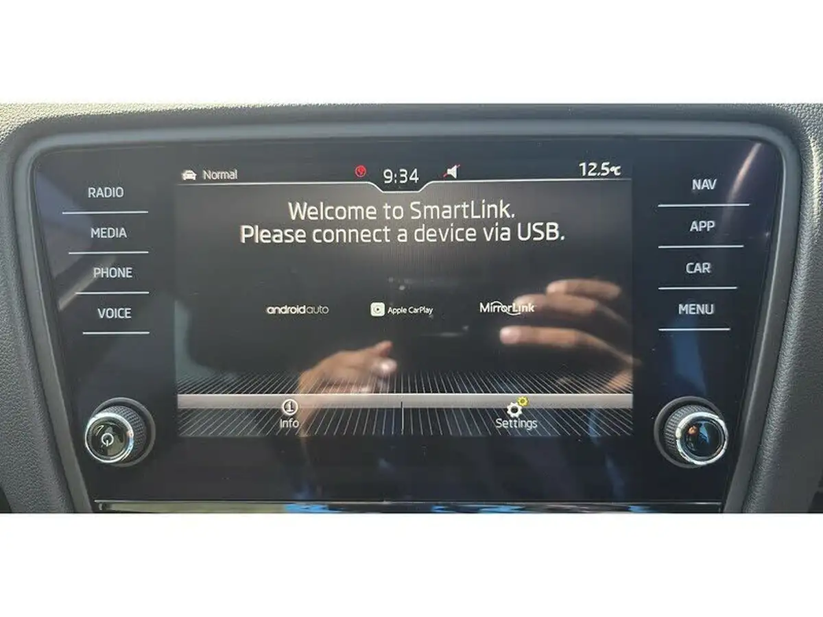 2020-skoda-octavia-16tdi-se-l-estate-big-19