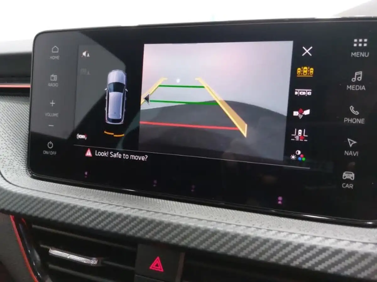 2024-skoda-kamiq-10-tsi-monte-carlo-116ps-dsg-big-16