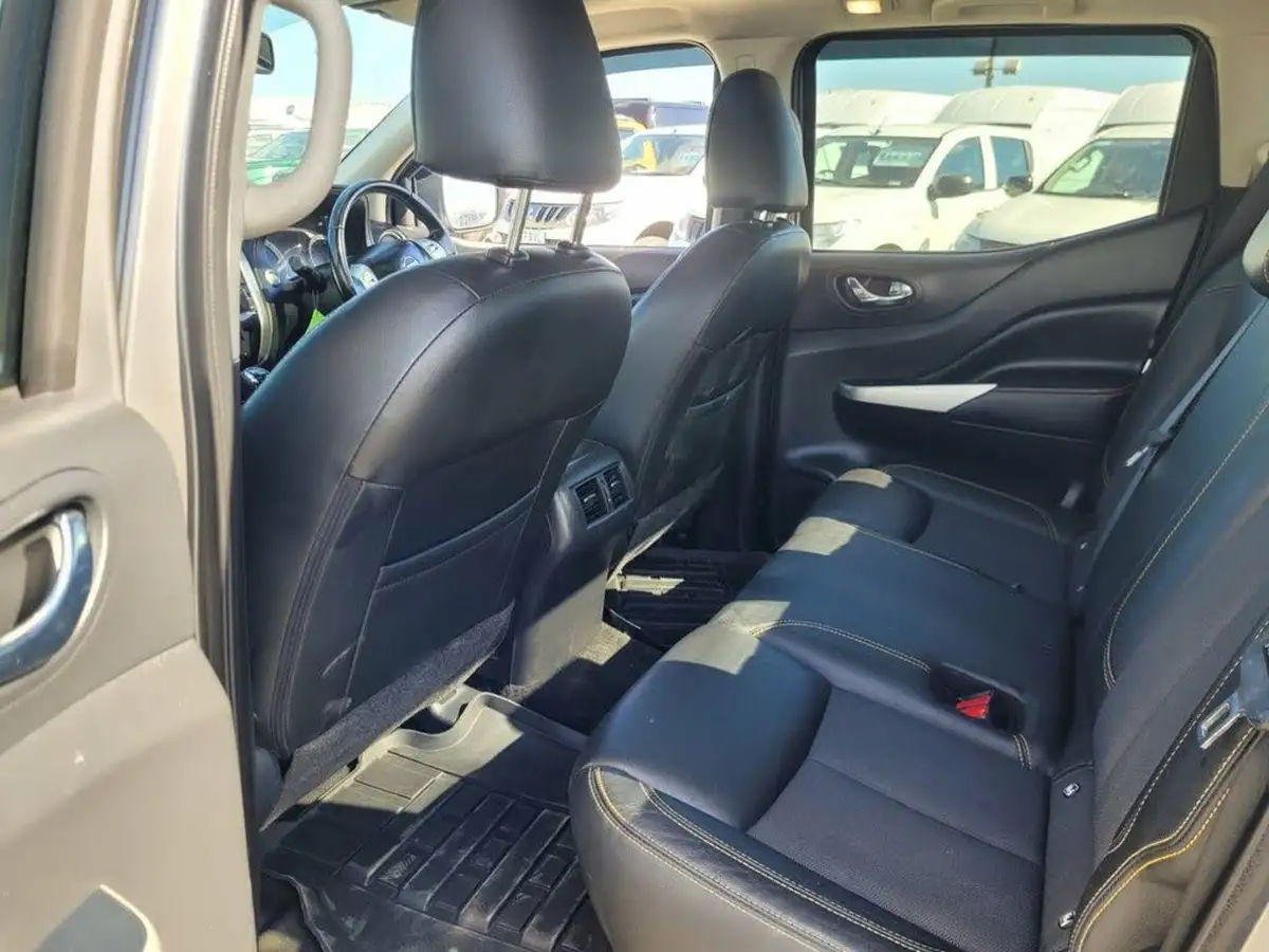 2019-nissan-navara-23dci-tt-n-guard-8-navileathersunroof-big-10
