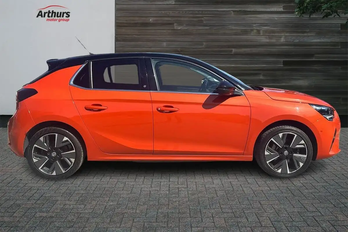 2021-vauxhall-corsa-e-elite-nav-big-1