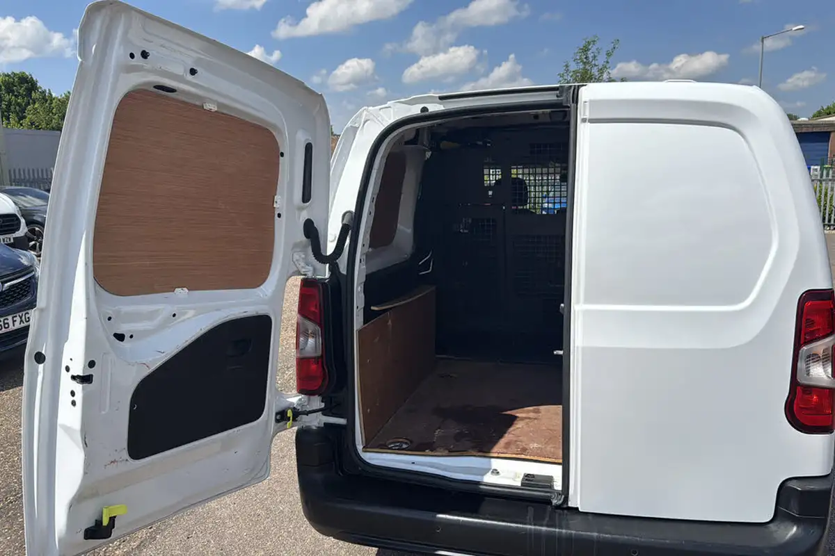 2021-citroen-berlingo-15bluehdi-850-enterprise-pro-100pseu6d-big-24