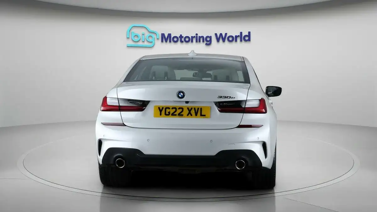 2022-bmw-3-series-20-330e-m-sport-pro-pack-saloon-4d-big-5