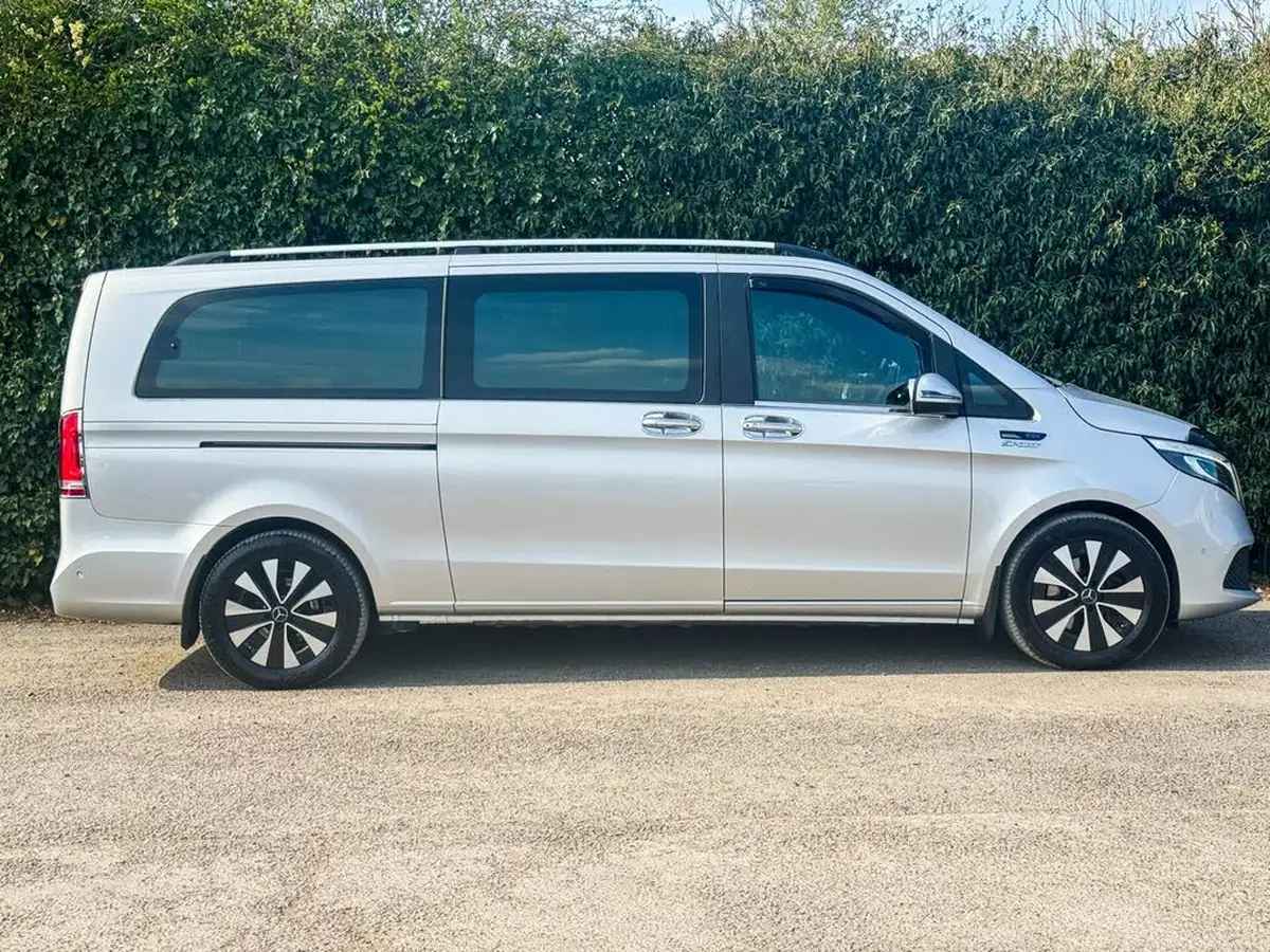 2022-mercedes-benz-eqv-e-eqv-300-sport-big-32