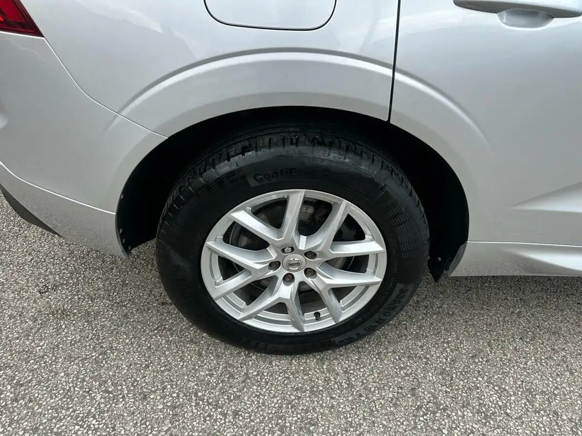 2018-volvo-xc60-20td-d4-momentum-4x4-big-30