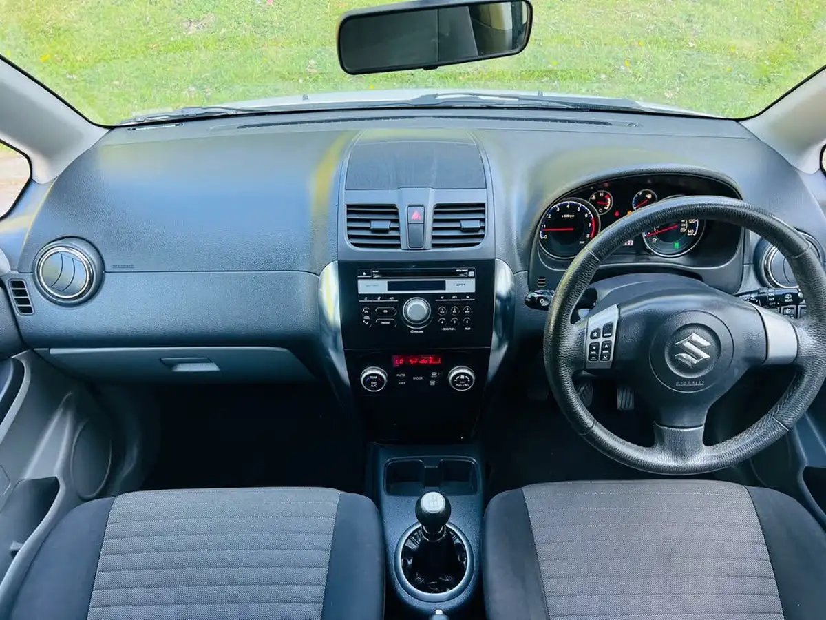 2011-suzuki-sx4-16-sz5-big-50