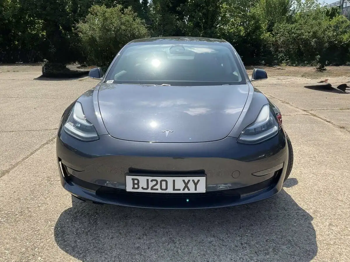 2020-tesla-model-3-e-long-range-big-7