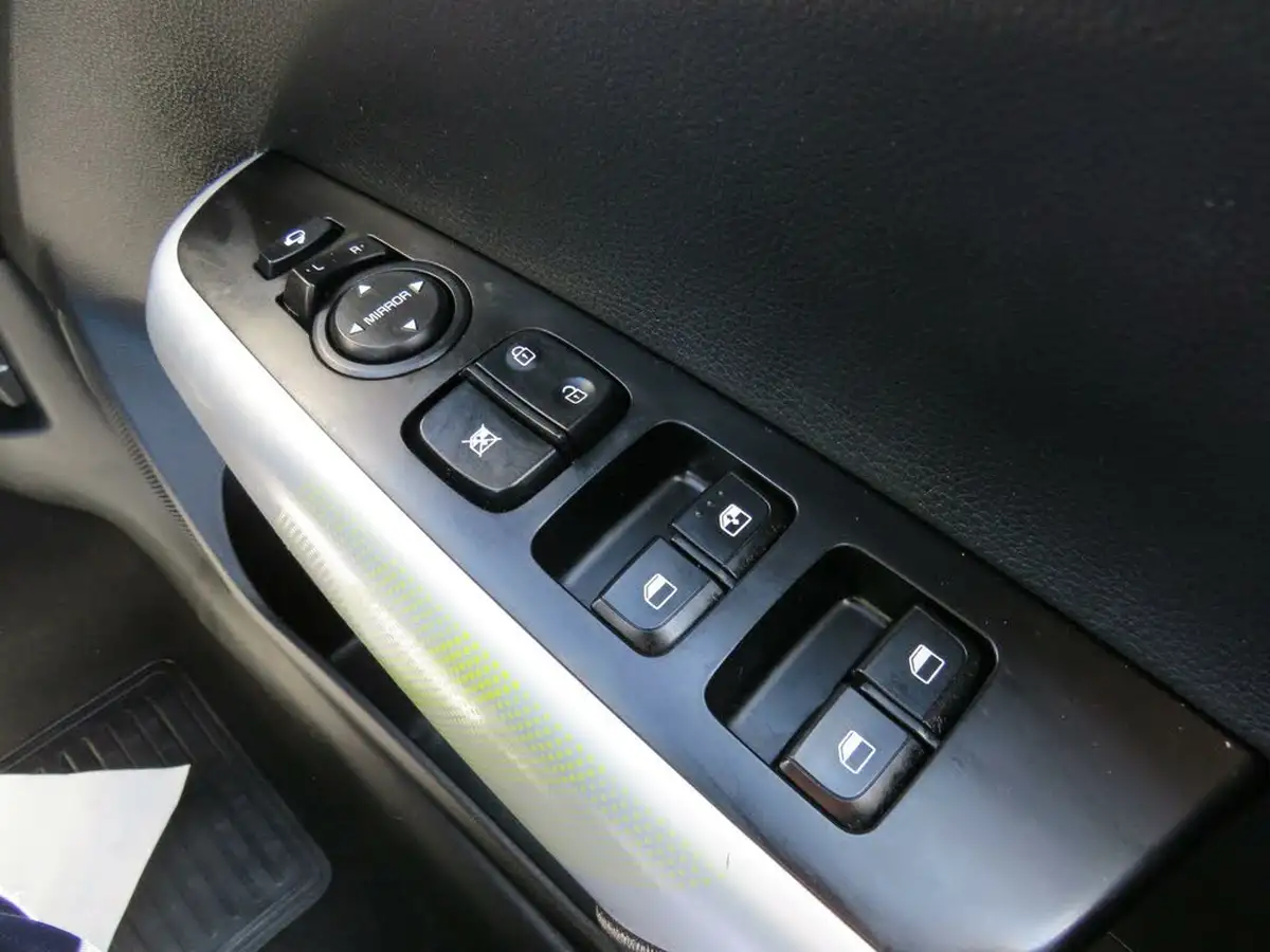 2022-kia-picanto-10-x-line-auto-seq-big-21
