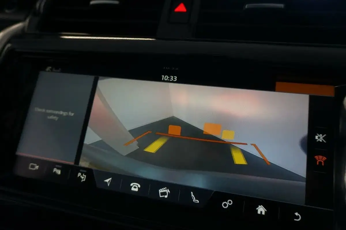 2018-land-rover-discovery-30-sd-v6-hse-30-sd-v6-306ps-station-wagon-5d-auto-big-36