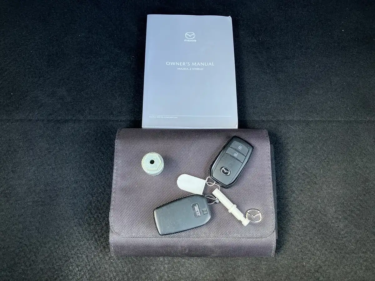 2022-mazda-mazda2-15-select-big-46