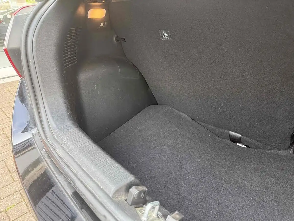 2022-hyundai-i10-10-se-connect-big-22
