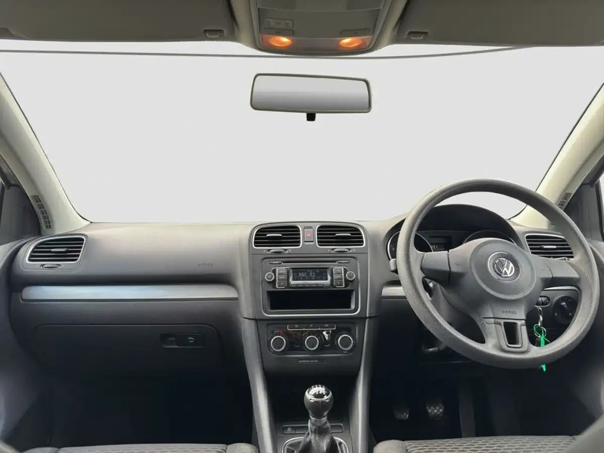 2011-volkswagen-golf-14-s-123bhp-5d-big-1