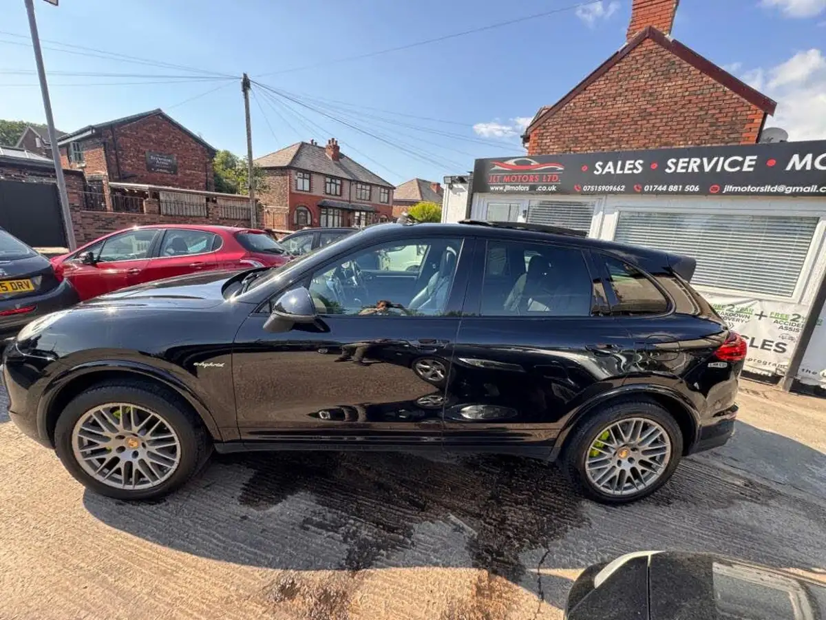 2016-porsche-cayenne-30-s-e-hybrid-platinum-edition-big-17