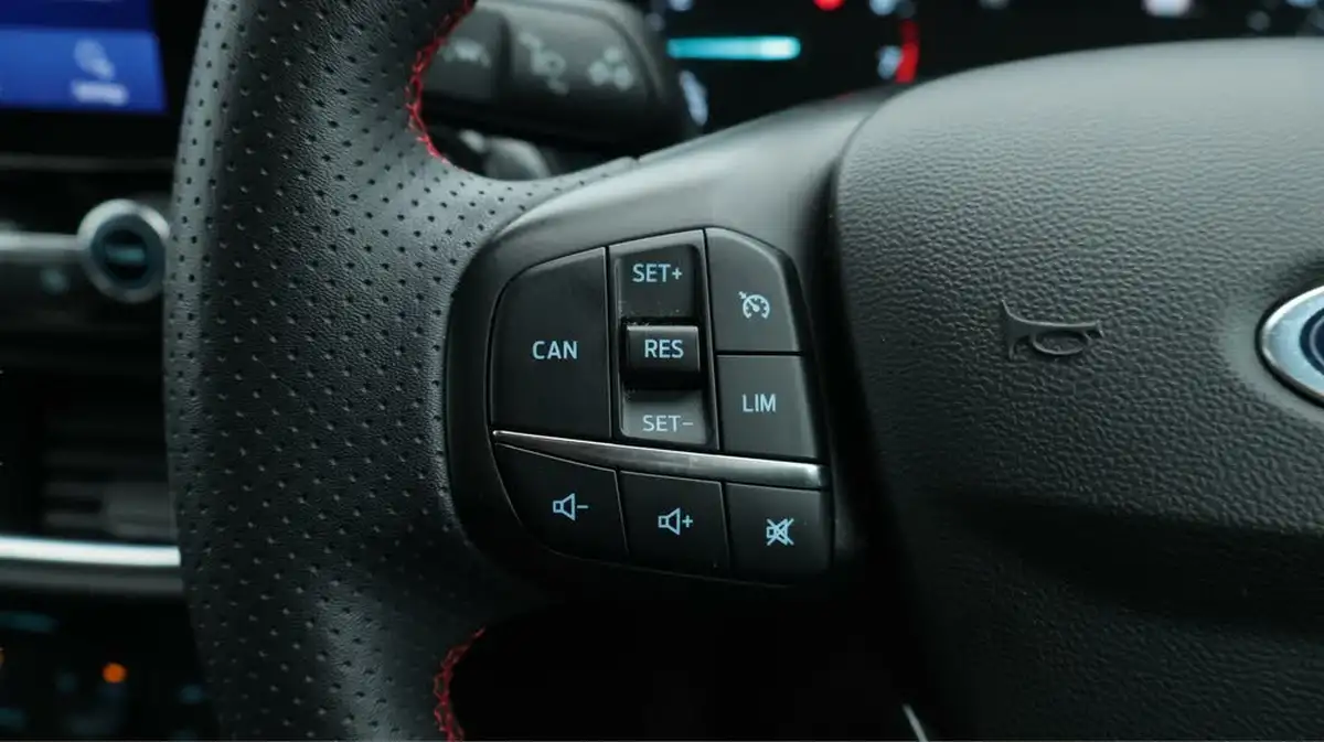 2022-ford-fiesta-10t-st-line-100ps-5d-big-24