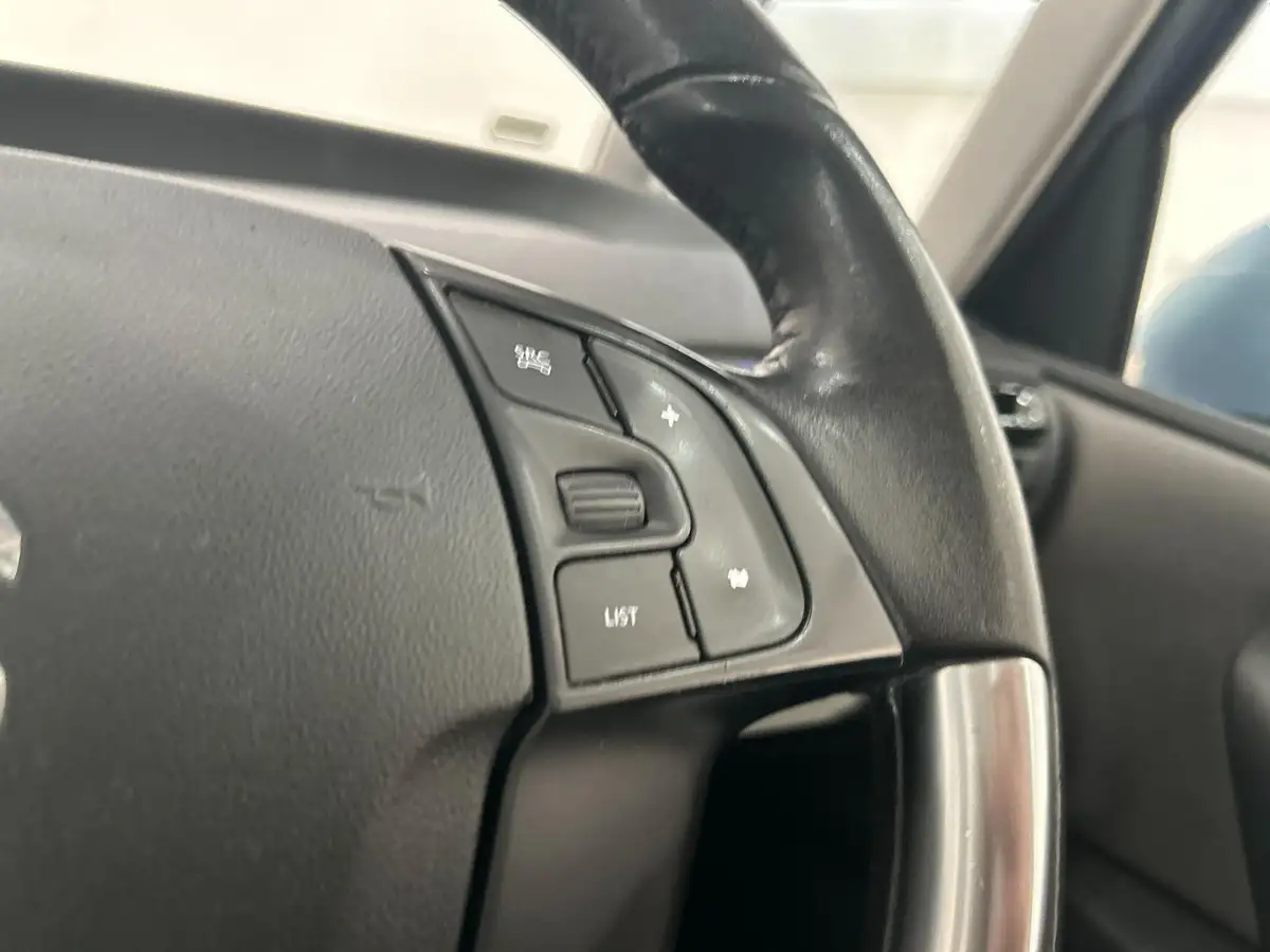 2016-citroen-grand-c4-picasso-16bluehdi-selection-big-26