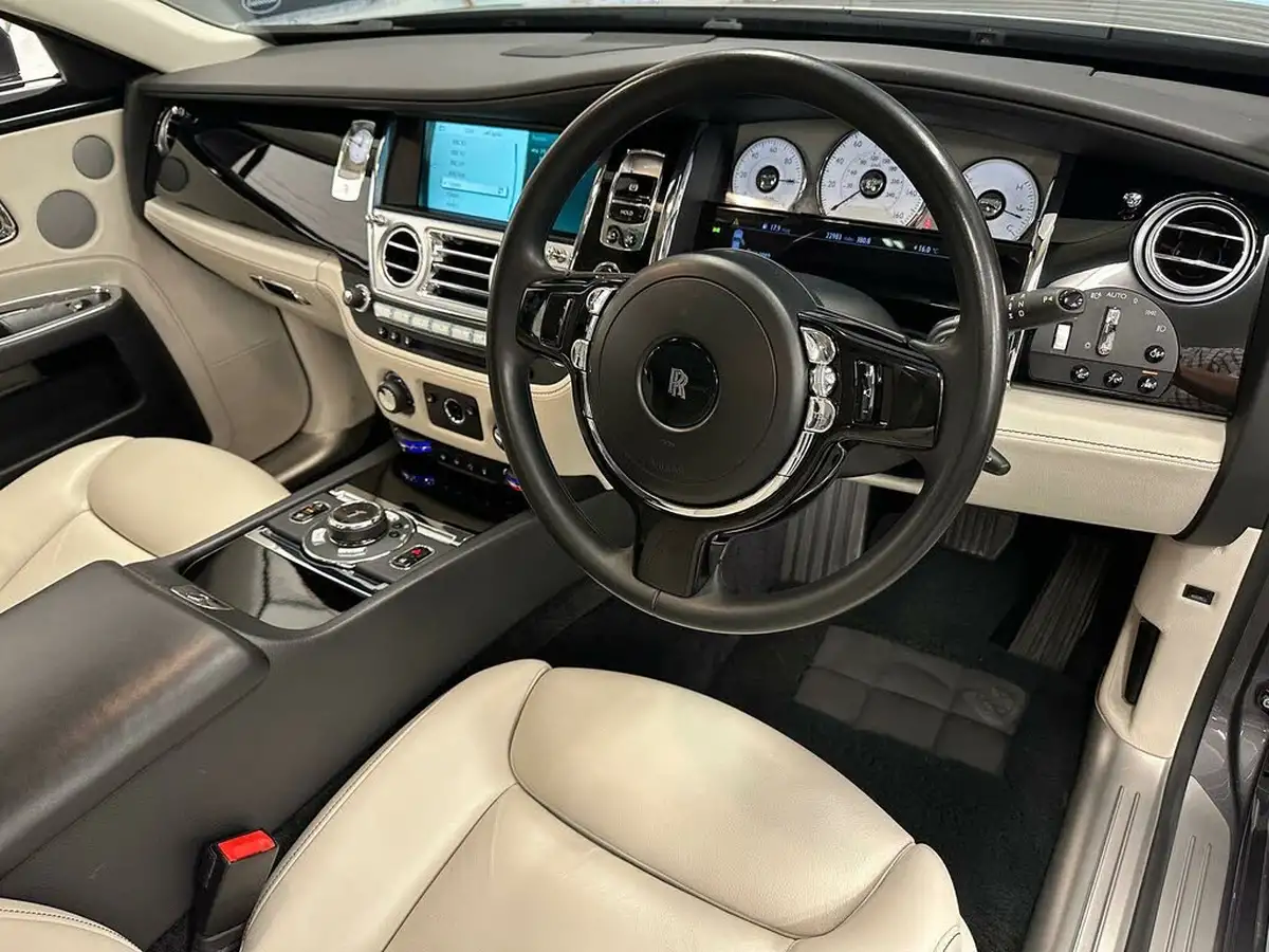 2018-rolls-royce-ghost-66-big-7