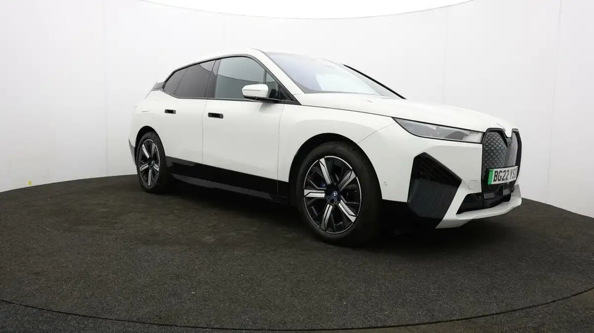 2022-bmw-ix-e-xdrive-40-m-sport-big-46