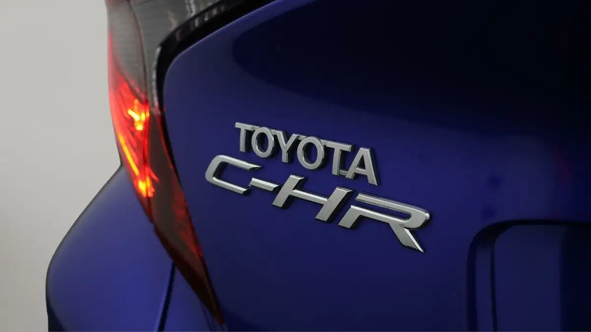2021-toyota-c-hr-18-vvt-i-design-big-20