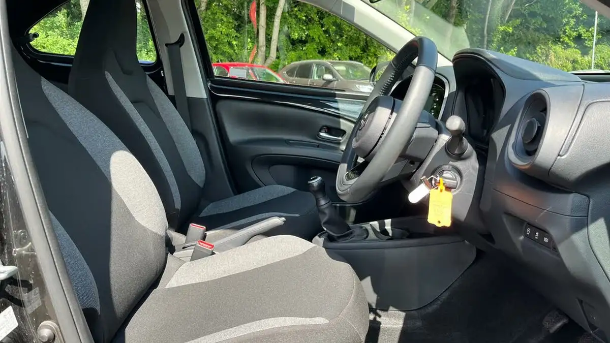 2023-toyota-aygo-x-10-vvt-i-pure-big-10