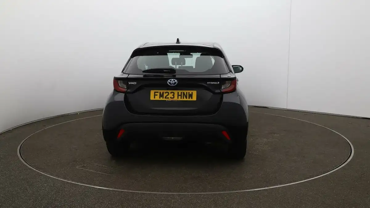 2023-toyota-yaris-15-vvt-i-icon-big-63