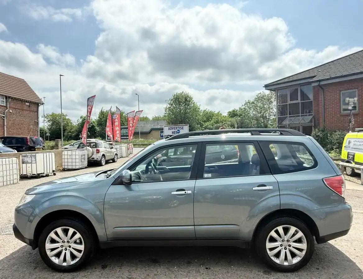 2011-subaru-forester-20-xs-big-10