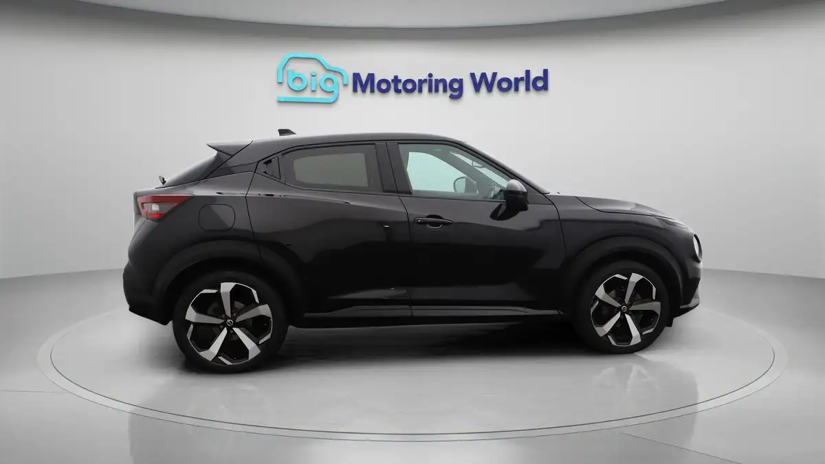 2022-nissan-juke-10-dig-t-tekna-big-8