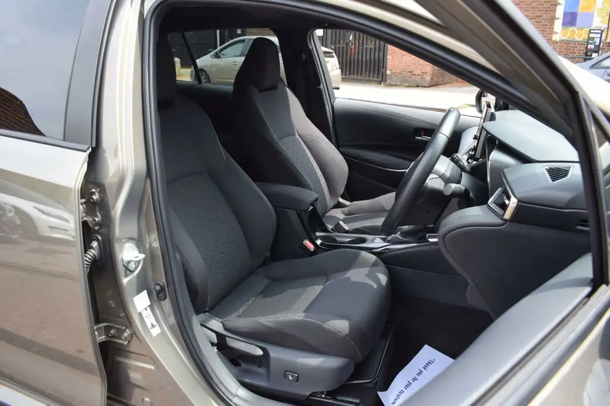 2022-suzuki-swace-18-sz-t-big-6