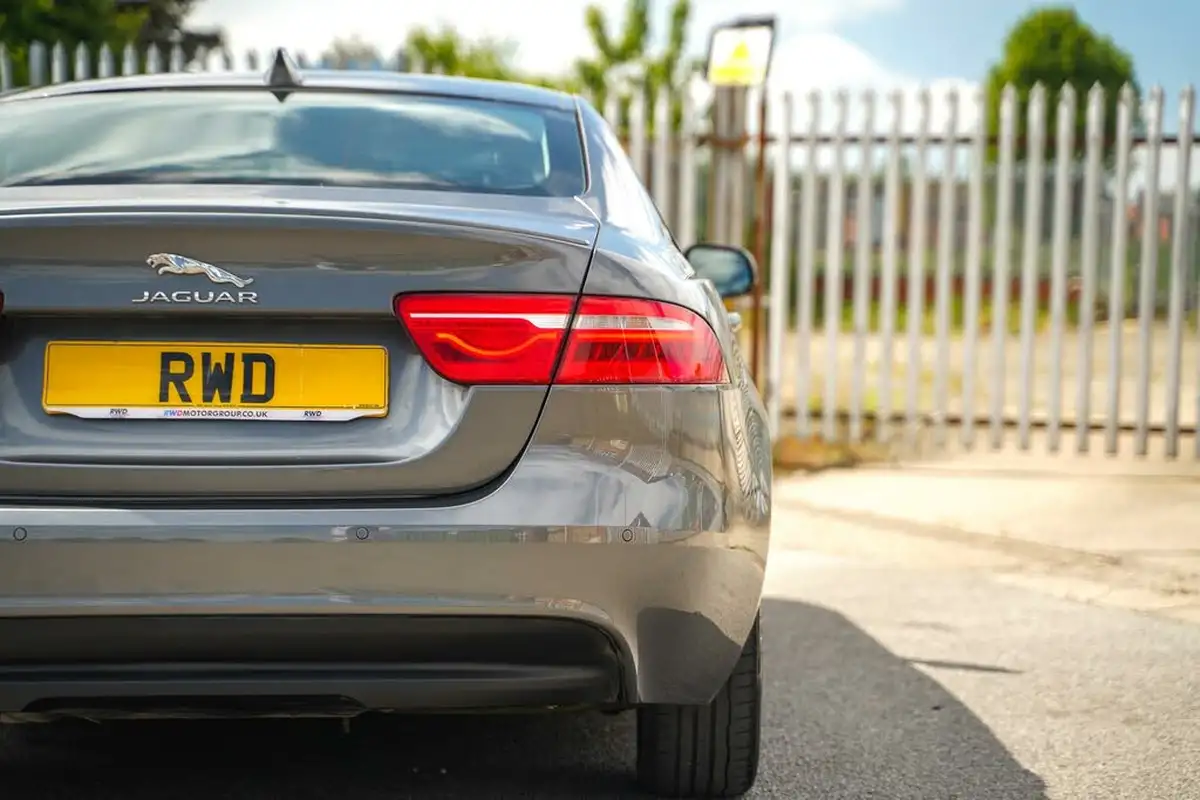 2017-jaguar-xe-20d-r-sport-163ps-ss-1999cc-big-28