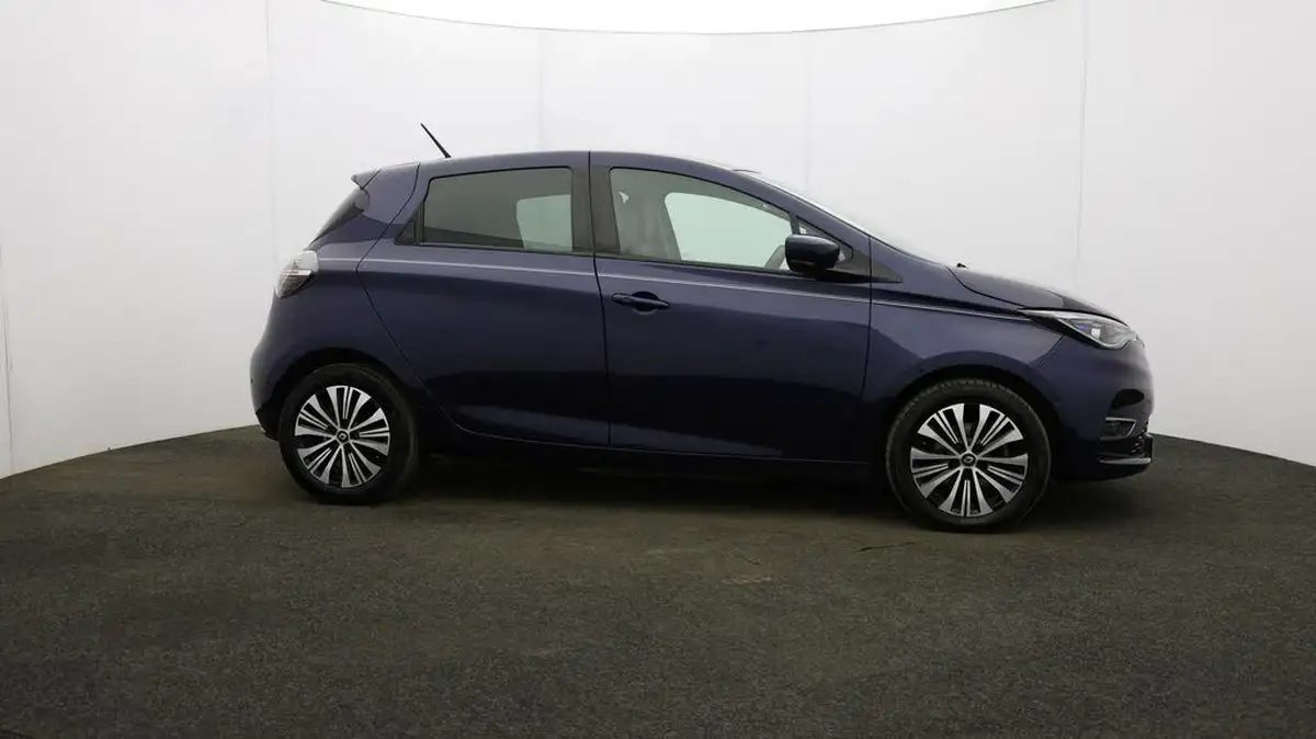 2021-renault-zoe-e-riviera-limited-edition-big-57