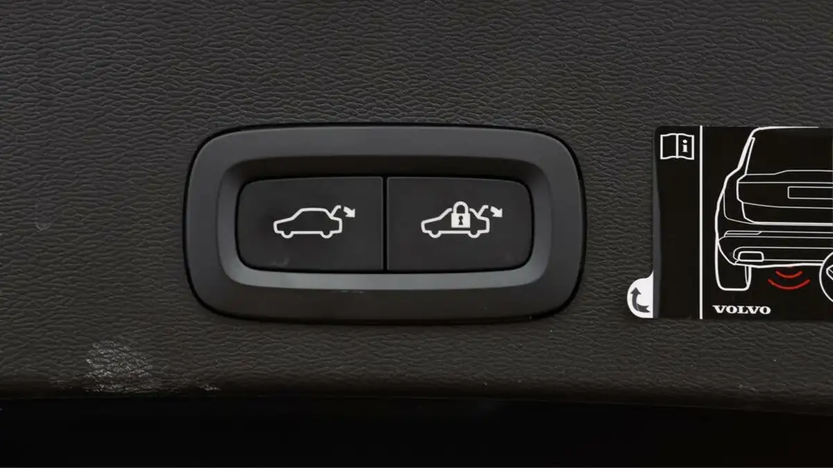 2021-volvo-xc40-e-twin-recharge-plus-big-21