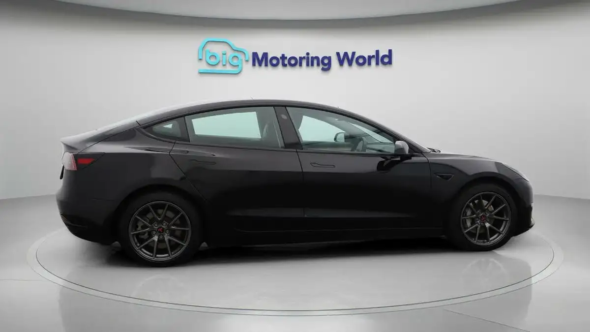 2021-tesla-model-3-e-long-range-4x4-big-8