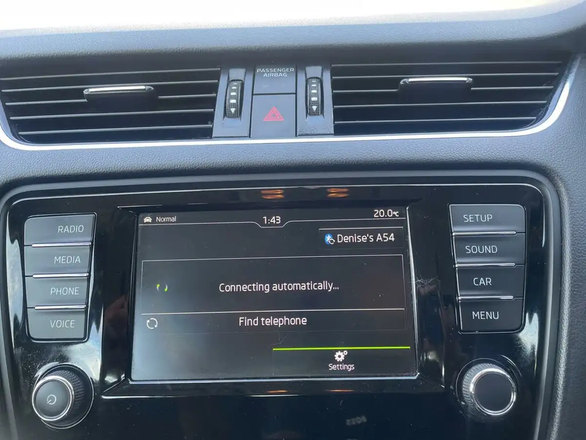 2016-skoda-octavia-20tdi-se-estate-big-51