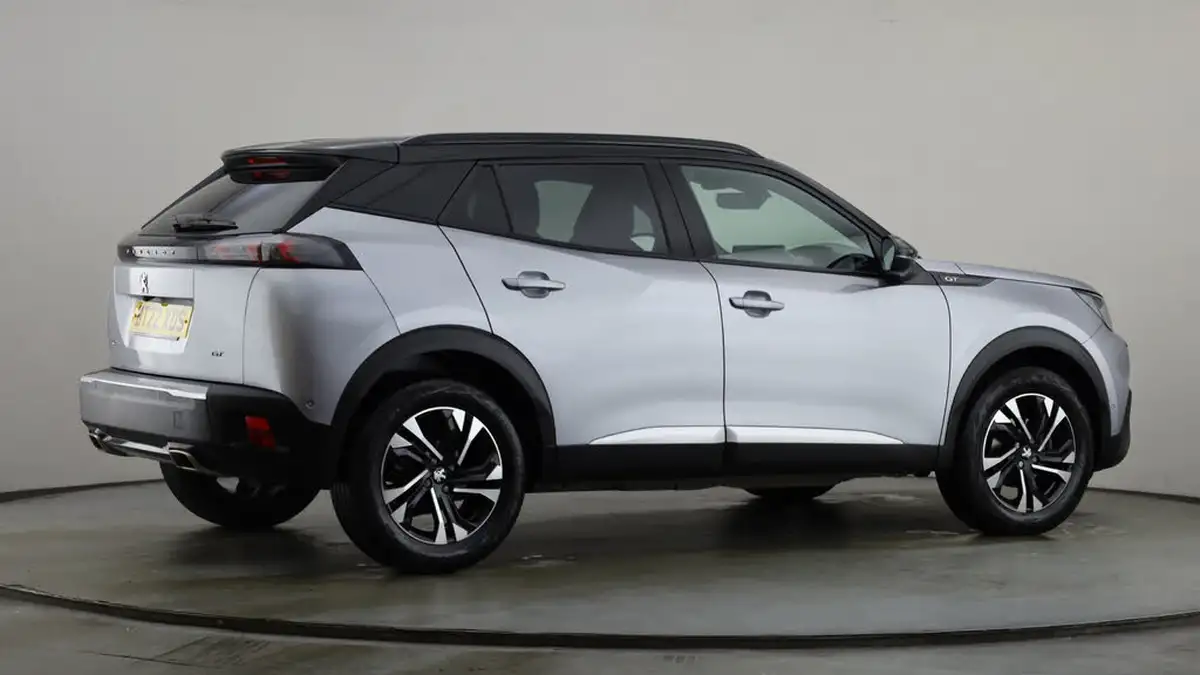 2022-peugeot-2008-suv-12-puretech-gt-eat8-big-11