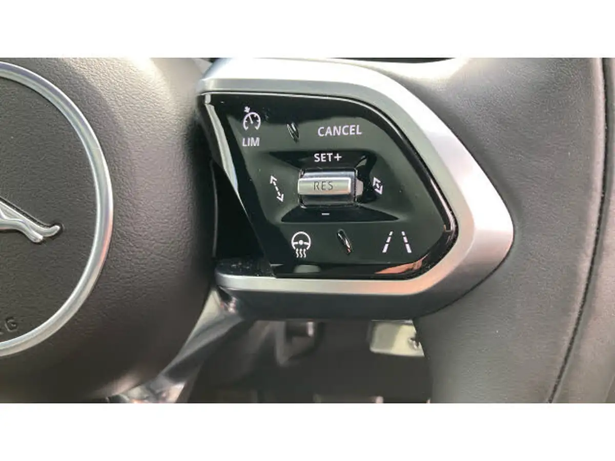 2024-jaguar-f-pace-20-d200-r-dynamic-hse-black-90th-anniversary-edition-big-43