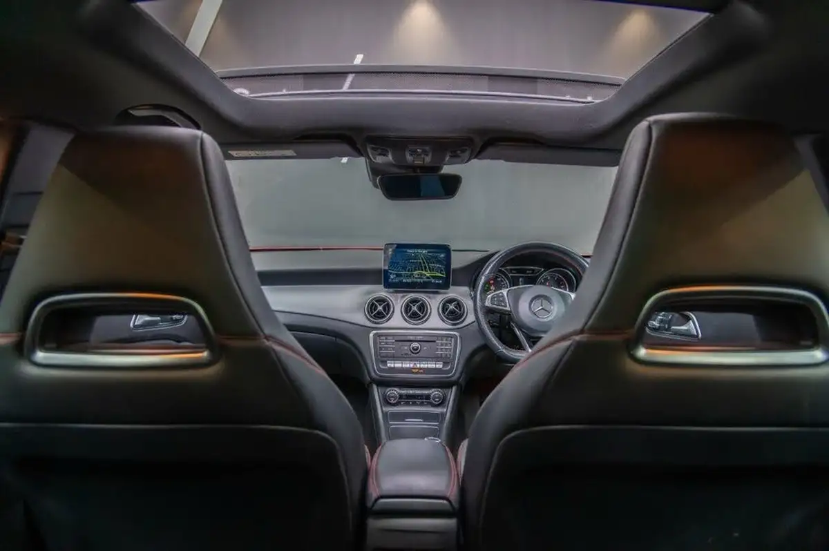 2020-mercedes-benz-gla-class-16-gla-200-amg-line-edition-plus-7g-dct-big-10