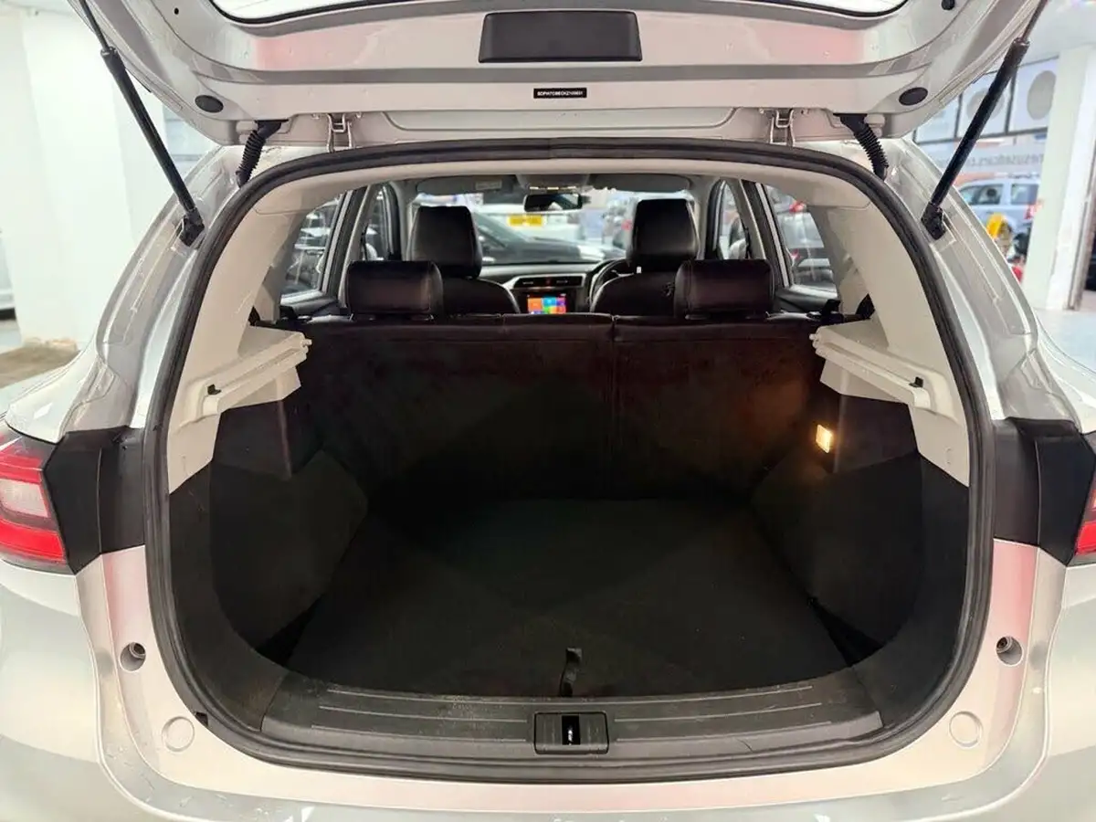 2019-mg-zs-suv-10t-gdi-exclusive-111ps-big-12