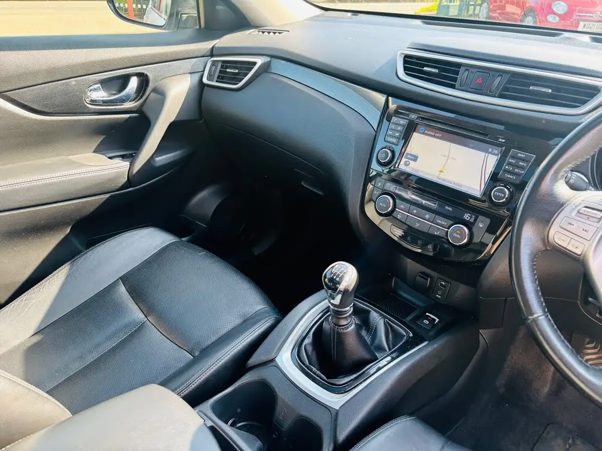 2015-nissan-x-trail-16dci-tekna-ss-big-21