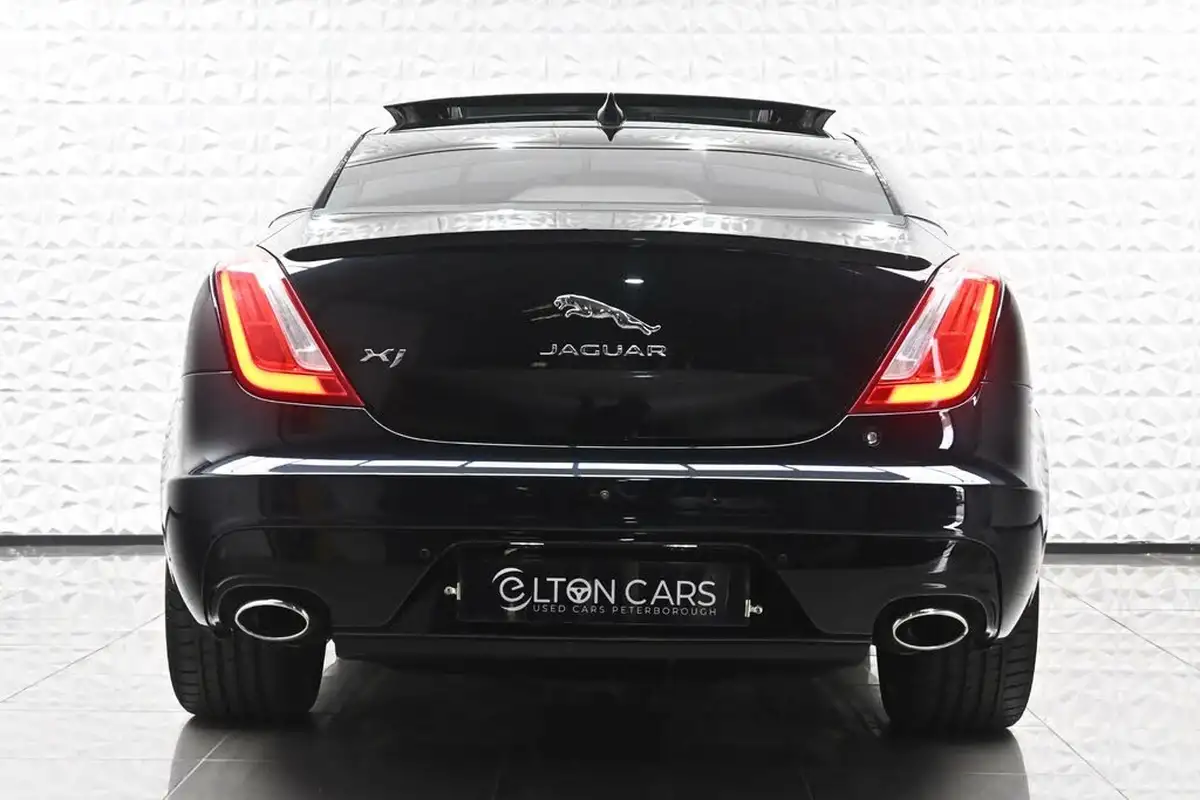 2018-jaguar-xj-series-30td-xj-r-sport-30tdv6-296bhp-big-3