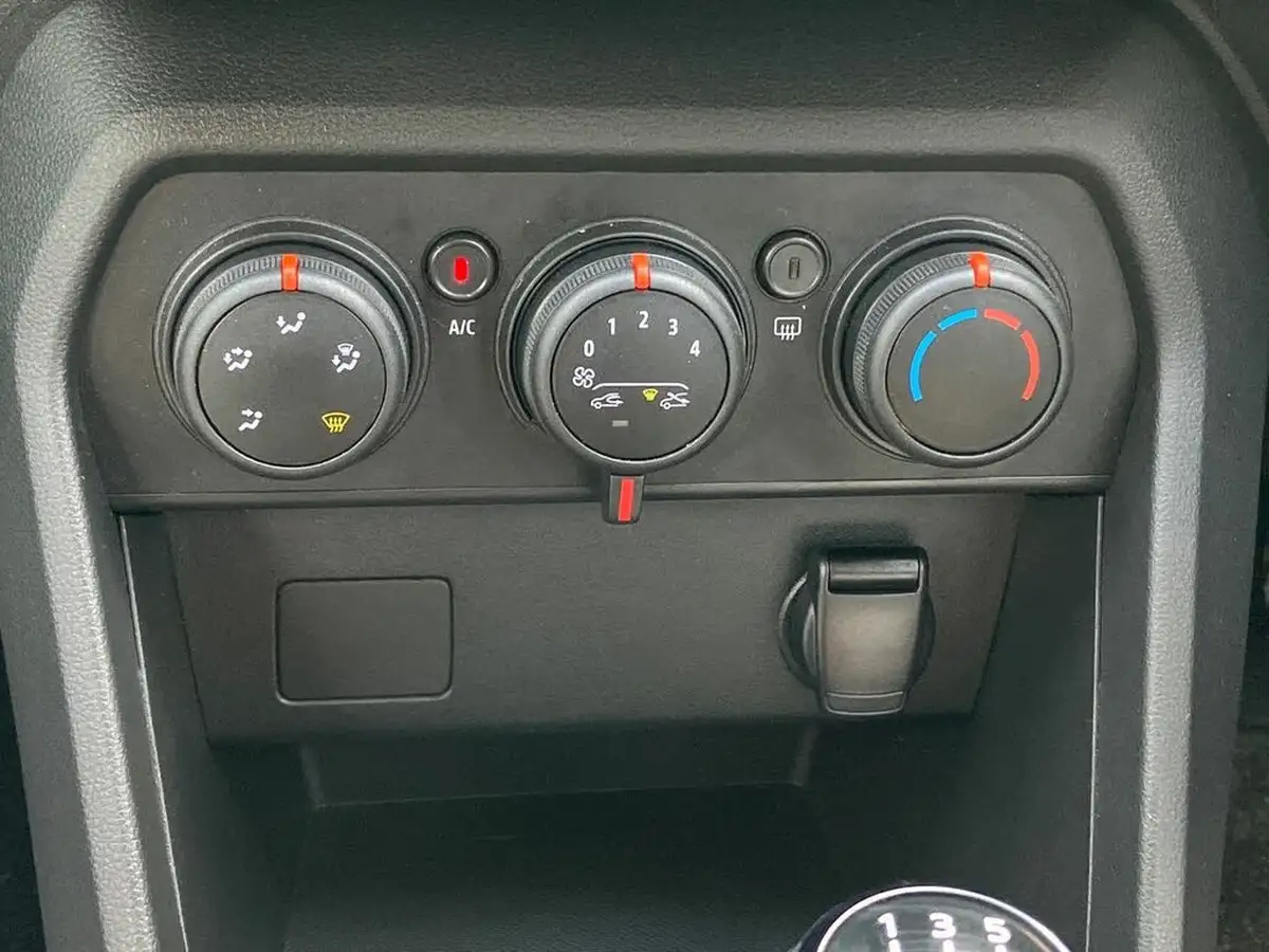 2023-dacia-sandero-10-tce-expression-100bhp-bi-fuel-big-13