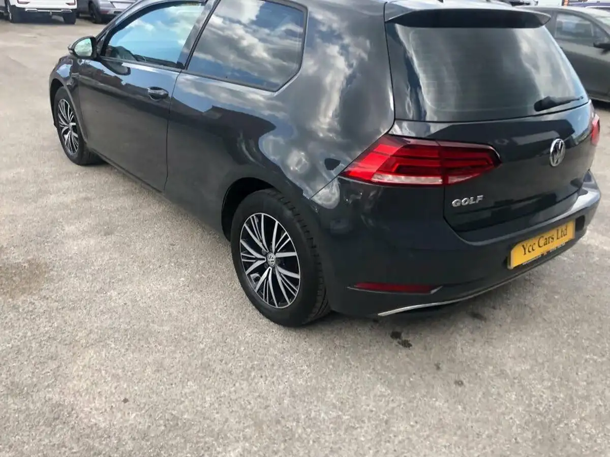 2018-volkswagen-golf-14-tsi-se-hatchback-3d-big-7