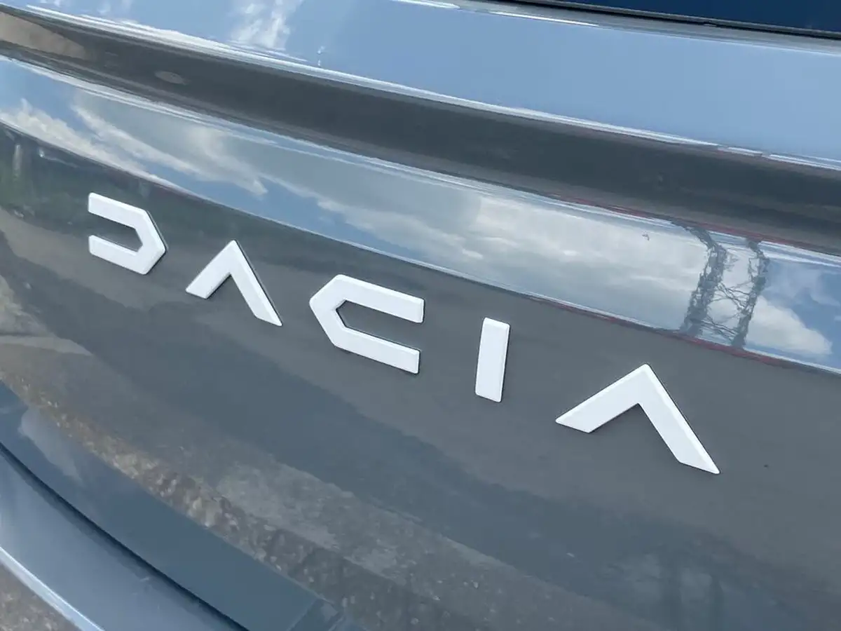 2023-dacia-sandero-10-tce-expression-100bhp-bi-fuel-big-37