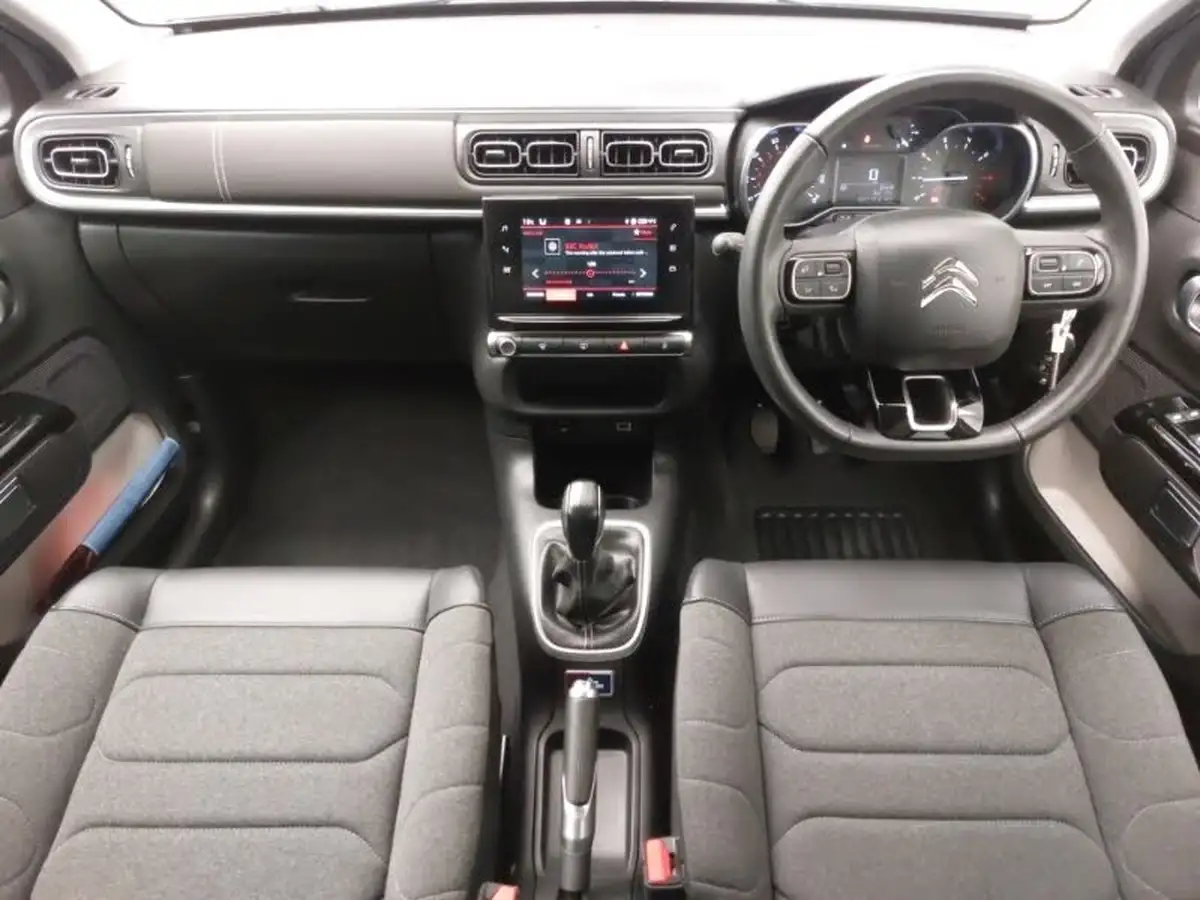 2022-citroen-c3-12-puretech-saint-james-83ps-big-2