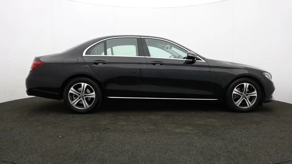2019-mercedes-benz-e-class-20d-e220d-se-ss-saloon-4d-big-39