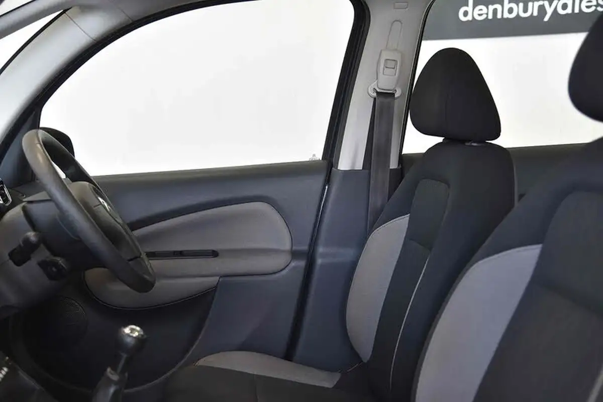 2013-citroen-c3-picasso-14-selection-big-28