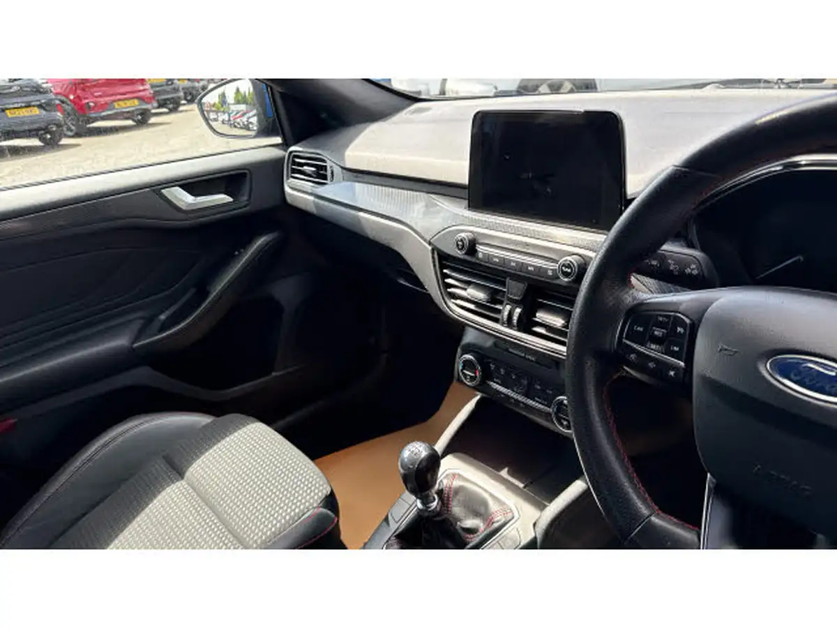 2018-ford-focus-10t-st-line-x-125ps-hatchback-big-13