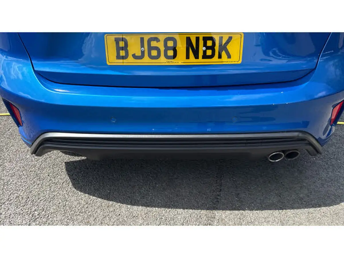 2018-ford-focus-10t-st-line-x-125ps-hatchback-big-37