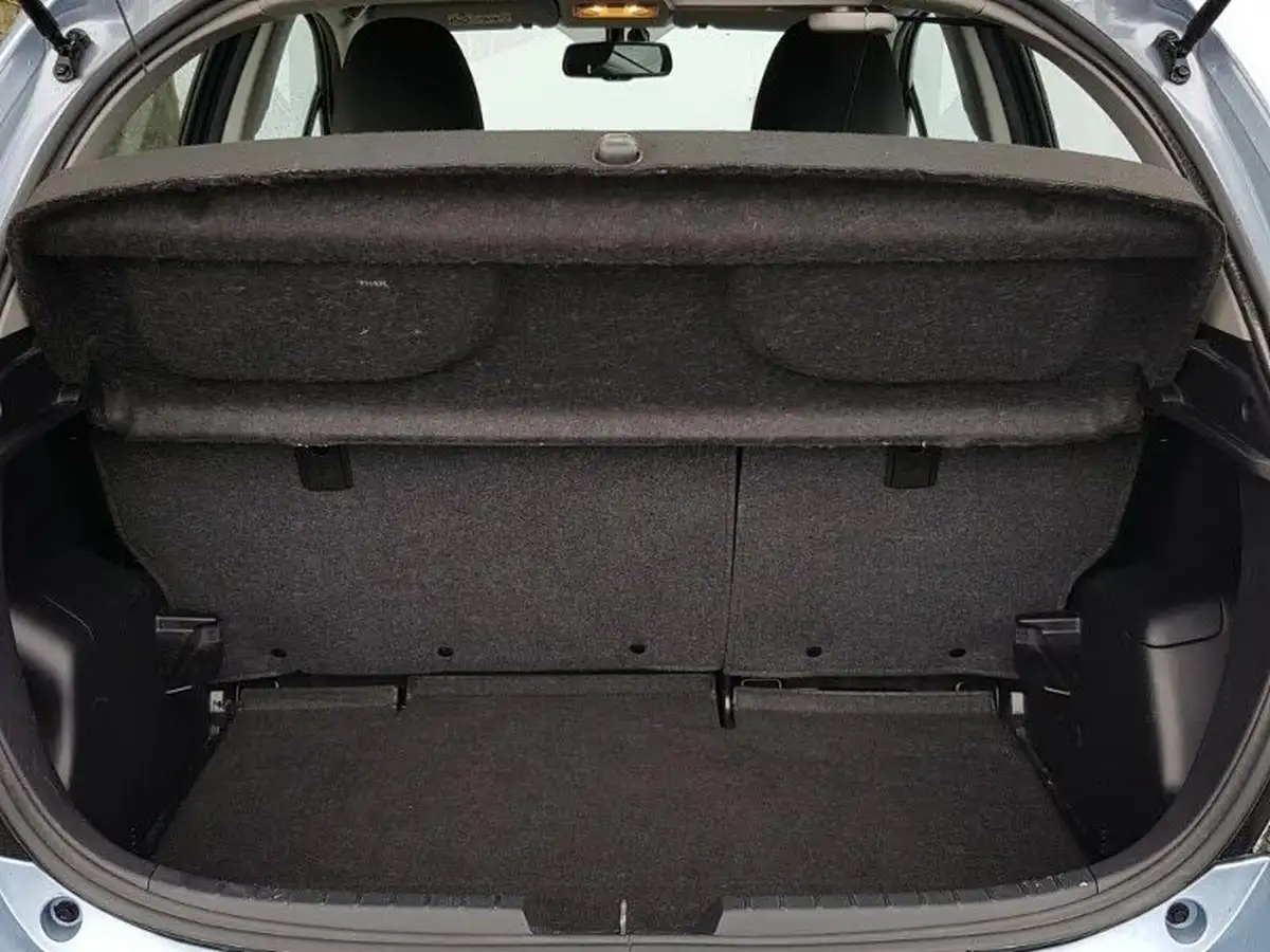2014-toyota-yaris-133-icon-smart-pack-big-7