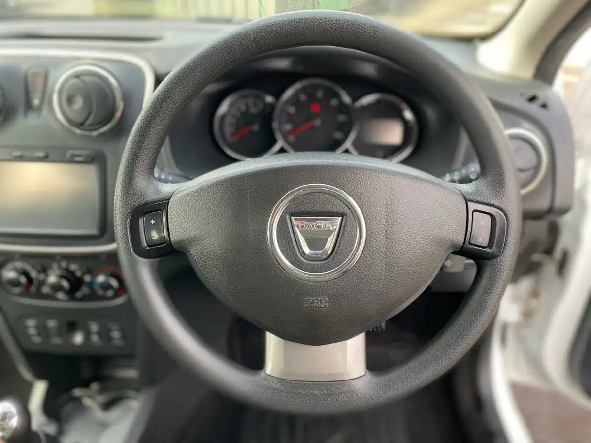 2016-dacia-sandero-stepway-09-tce-laureate-big-16